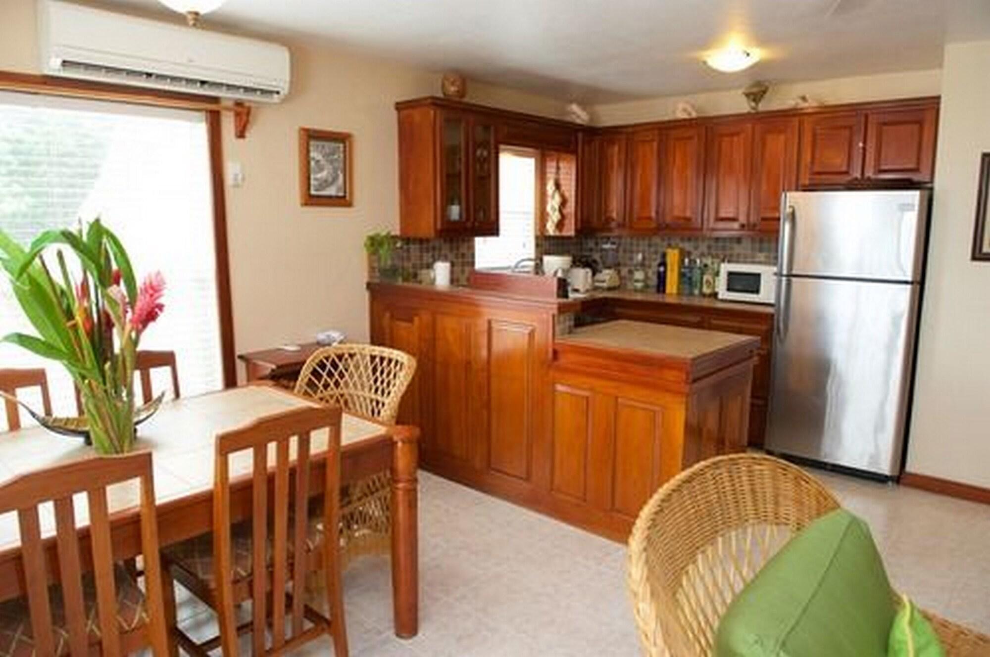 The Palms Oceanfront Suites San Pedro  Bagian luar foto