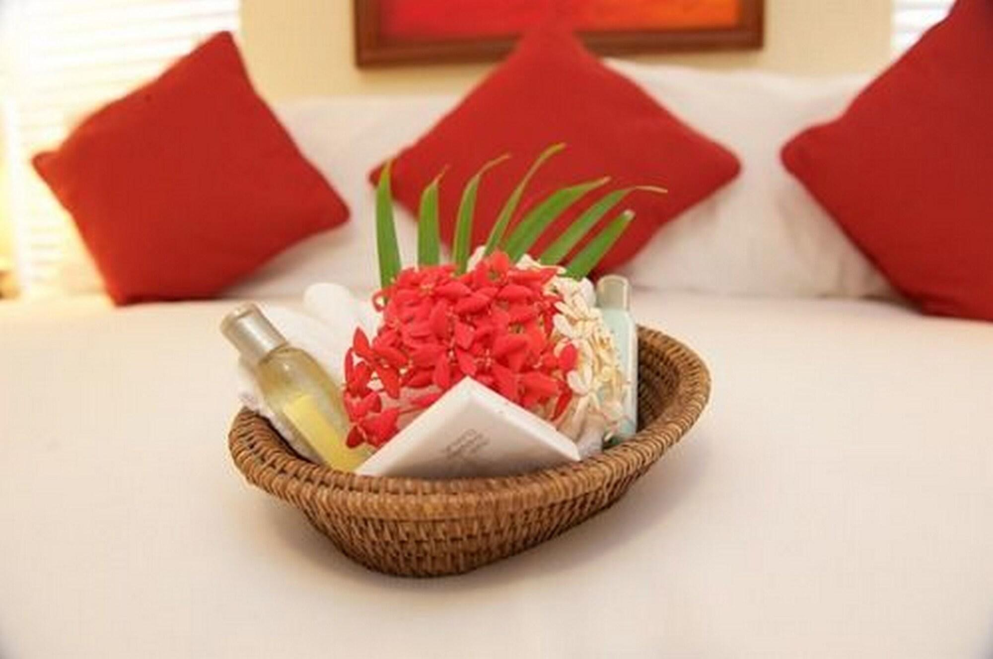 The Palms Oceanfront Suites San Pedro  Bagian luar foto