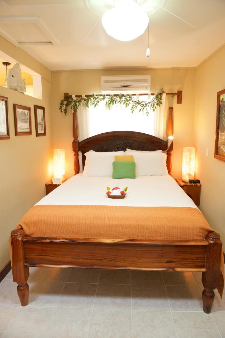The Palms Oceanfront Suites San Pedro  Bagian luar foto